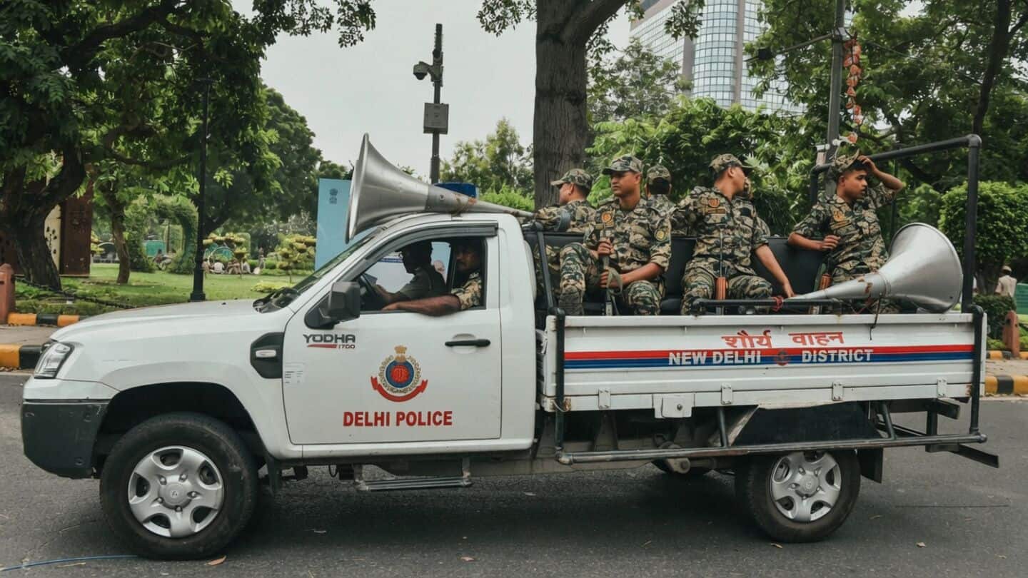 Protesters, including CPI(M) MP, detained in Delhi despite SC order