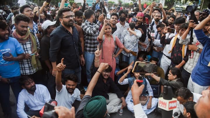 SC to hear contempt, detention pleas over CJP protests tomorrow