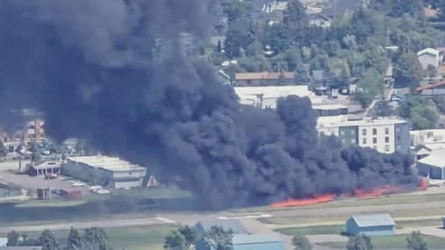 Plane crashes into parked aircraft at Montana airport Plane crashes into parked aircraft at Montana airport