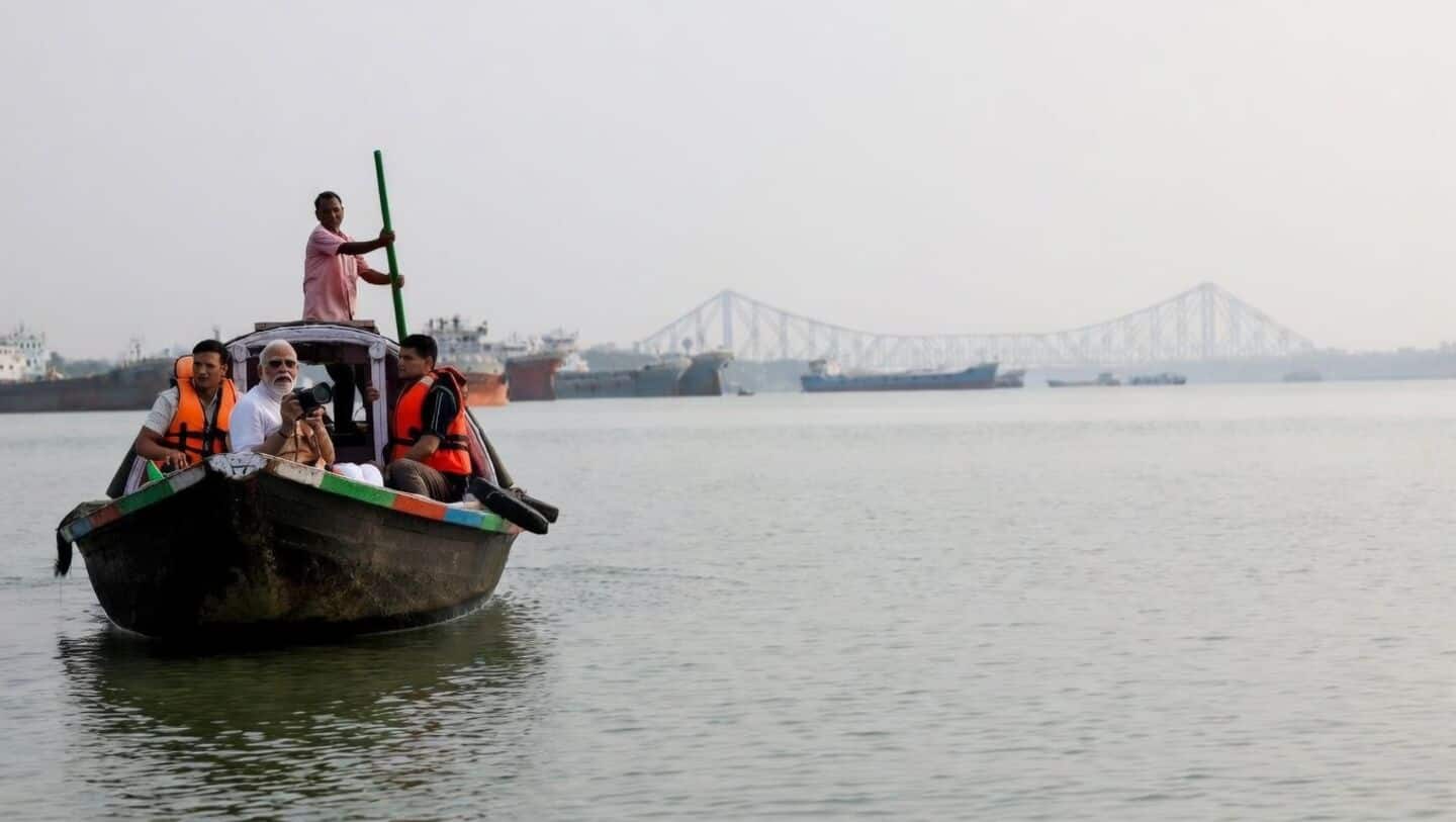 Modi takes Hooghly boat ride, pays tribute to 'Maa Ganga'
