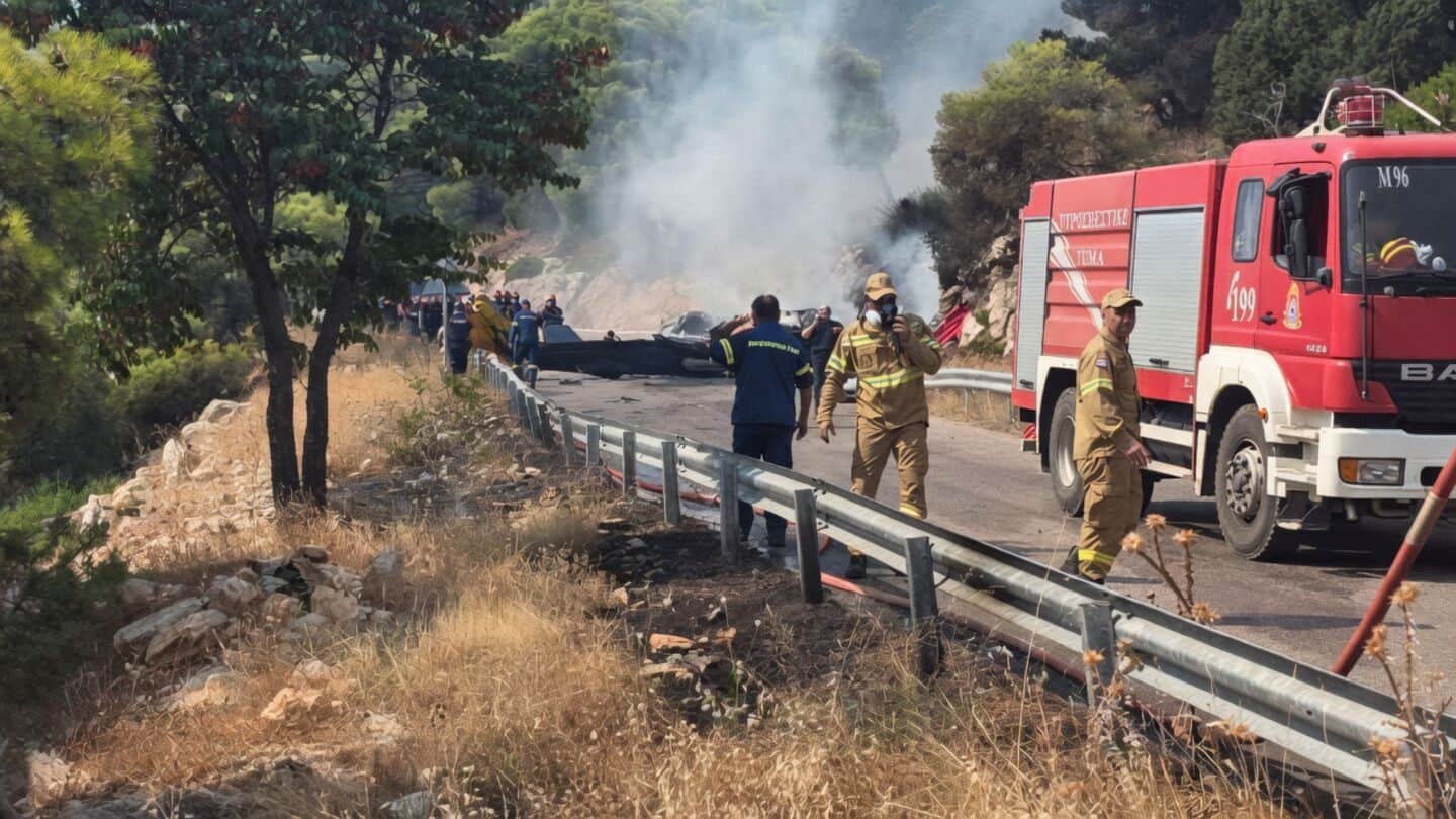 Greece: Pilot, official killed in helicopter collision