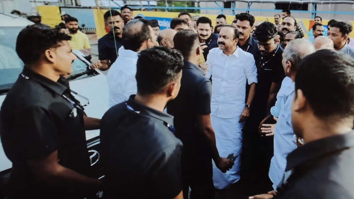 Congress leader detained for blocking Kerala CM's vehicle