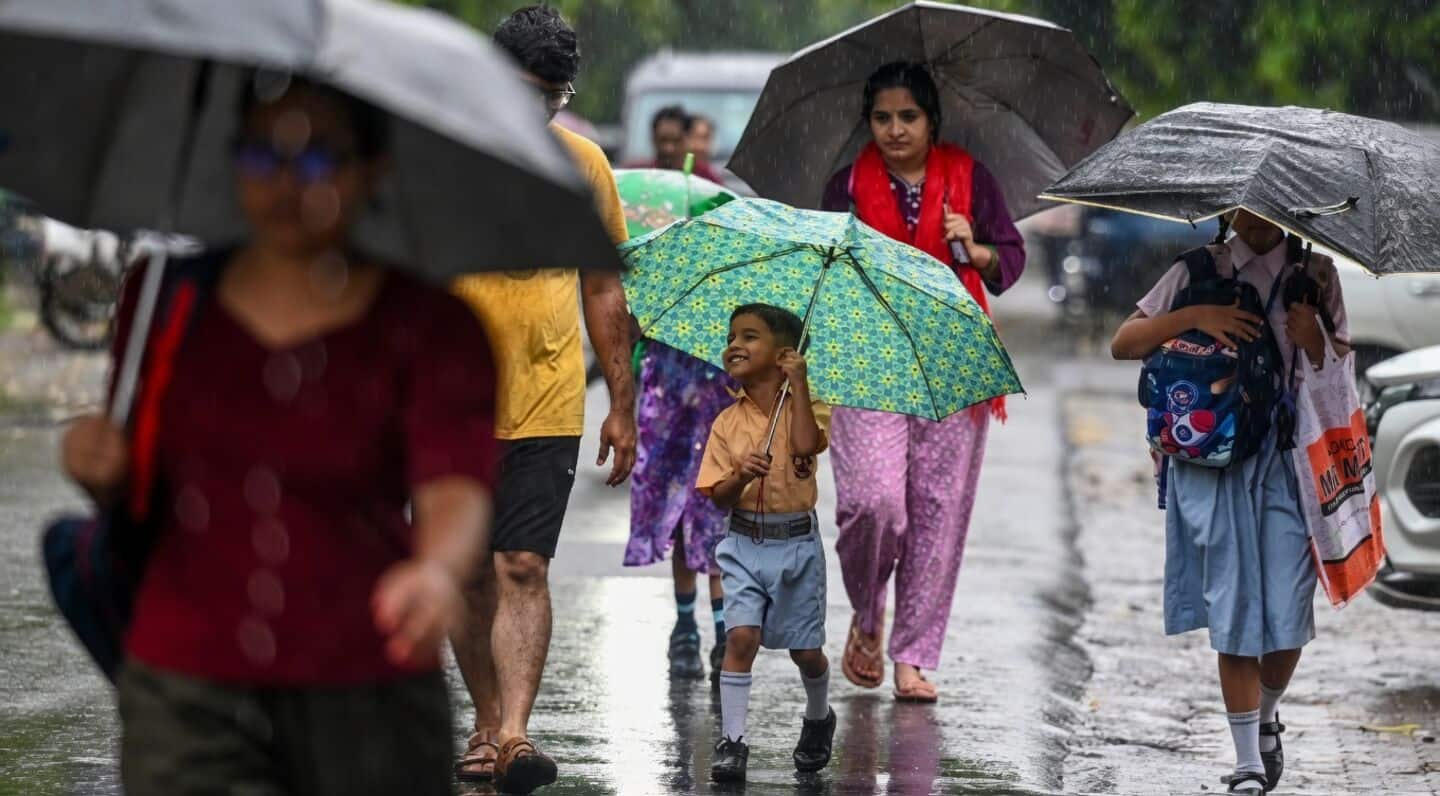 Heavy rainfall warning in Mumbai; Delhi to see light showers
