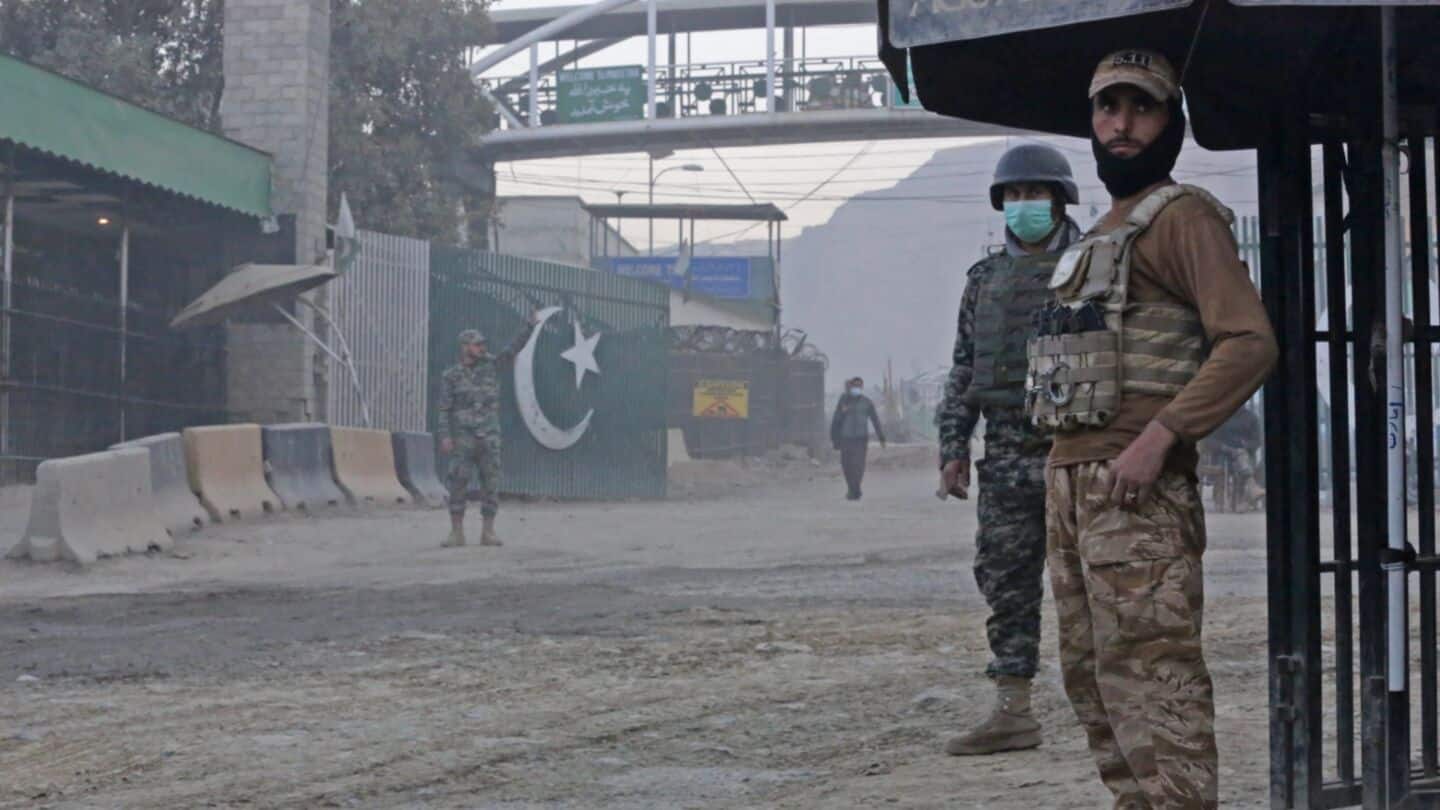 Taliban kill 12 Pakistani soldiers in 'retaliatory' cross-border clashes Taliban kill 12 Pakistani soldiers in 'retaliatory' cross-border clashes
