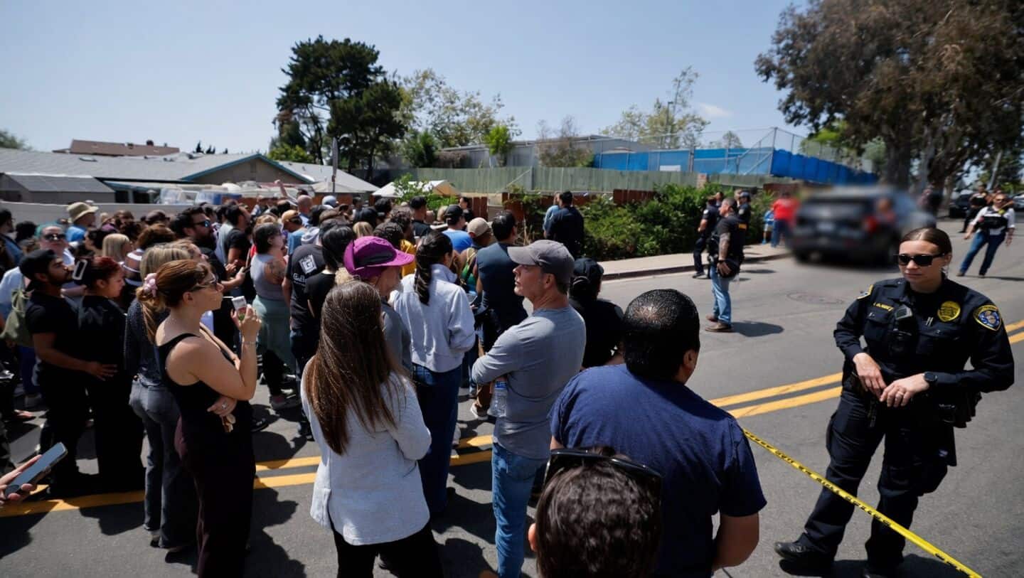 5 dead, including teen gunmen, in San Diego mosque shooting