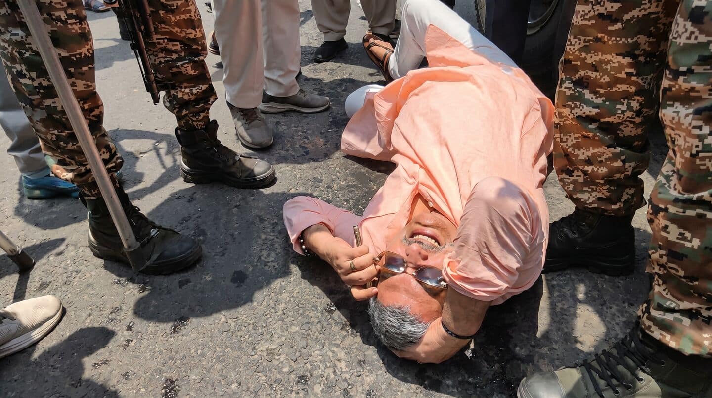 Bengal MP Kalyan Banerjee hit on head during protest