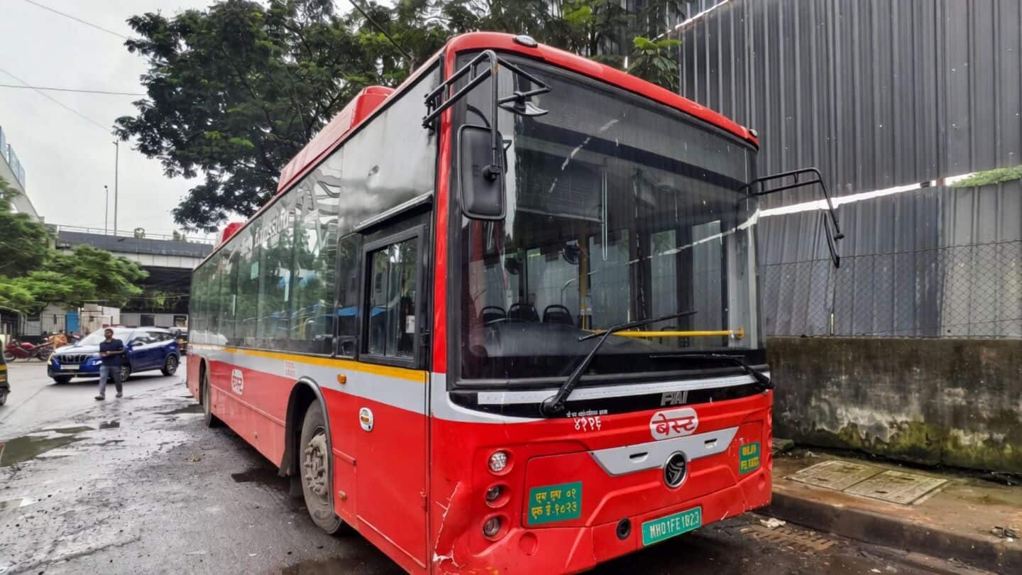 Mumbai: BEST bus hits parked vehicles, 3 injured