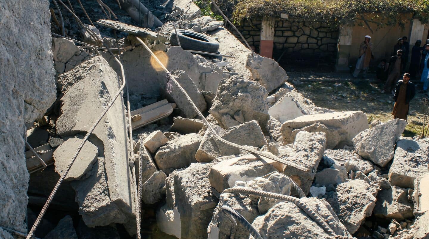 Pakistan hits militant hideouts in Afghanistan, dozens killed