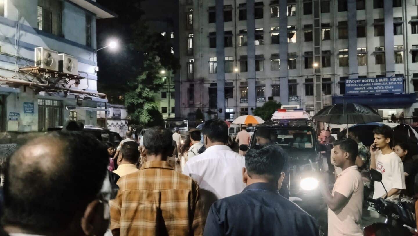 Kolkata Durga Puja stampede: Eyewitnesses blame narrow gates, no lighting