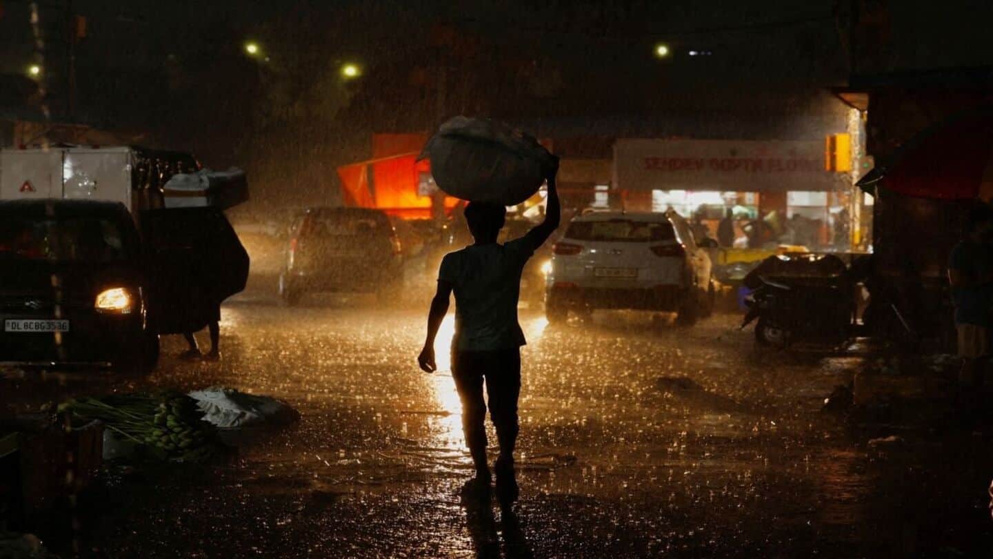 IMD predicts heavy rainfall in Kerala, Karnataka, Assam IMD predicts heavy rainfall in Kerala, Karnataka, Assam