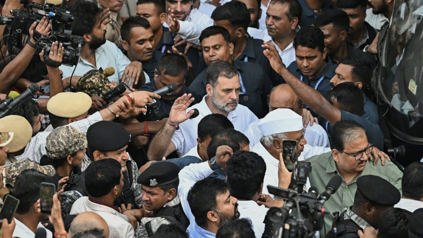 Rahul Gandhi led protest where women cops were molested: Centre