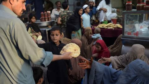 Nearly 29% Pakistanis living below poverty line: Report