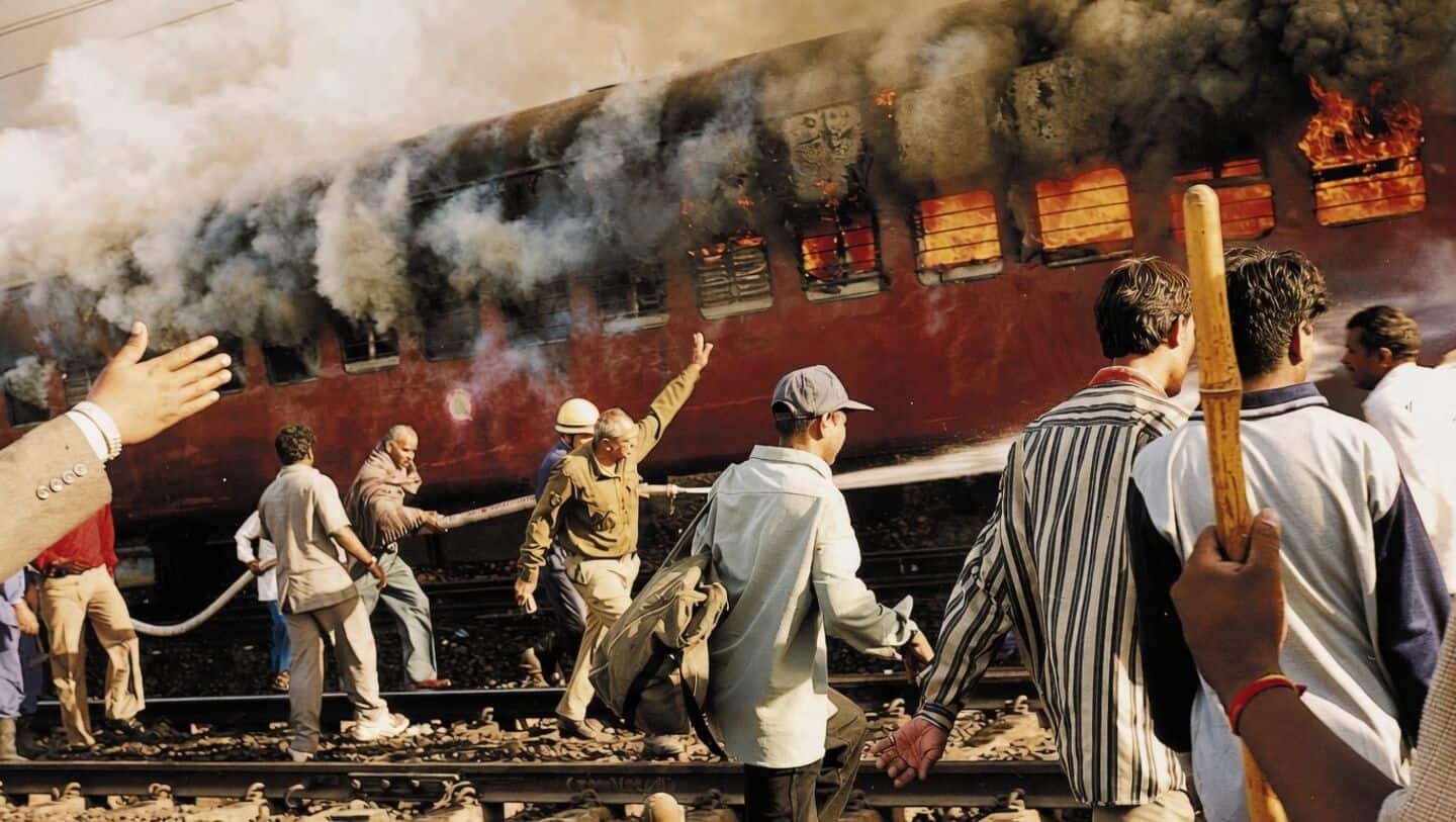 Bihar: Fire breaks out in passenger train at Sasaram station