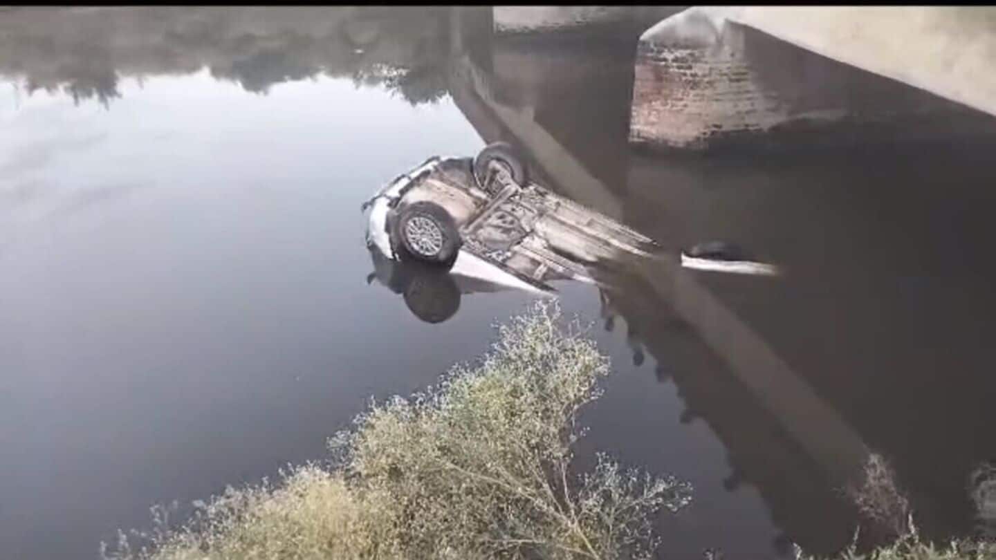UP: 11 killed as vehicle plunges into canal in Gonda UP: 11 killed as vehicle plunges into canal in Gonda