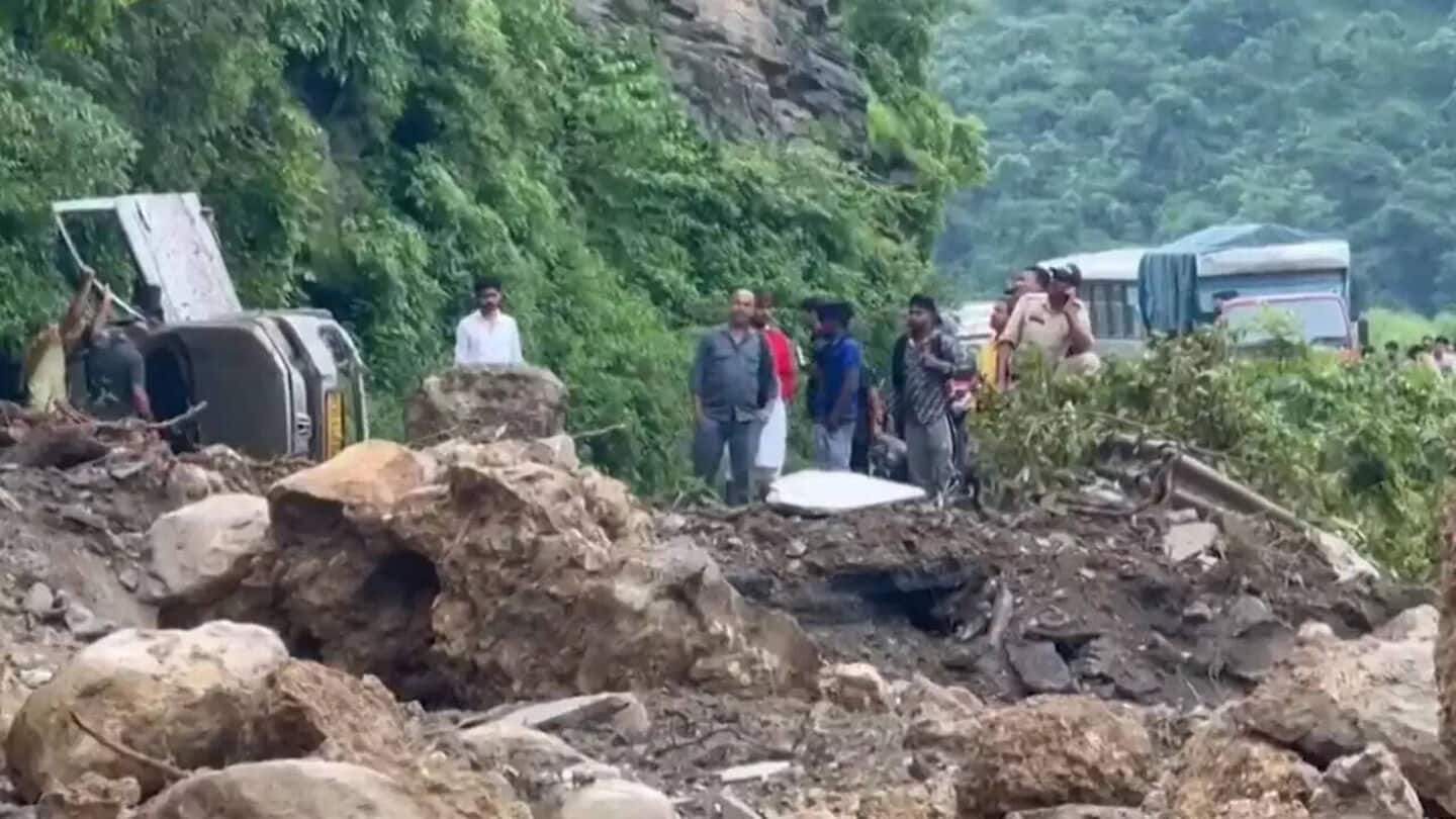 Himachal: Heavy rain batters Kullu-Mandi; Chandigarh-Manali National Highway blocked Himachal: Heavy rain batters Kullu-Mandi; Chandigarh-Manali National Highway blocked