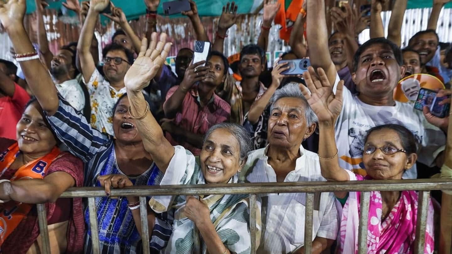 Modi promises 33% government jobs for women in Bengal