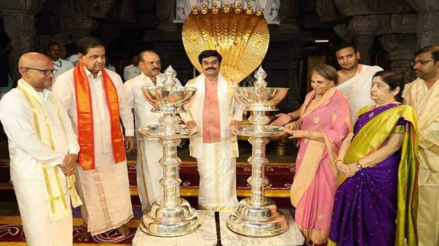 Mysore Rajamata donates 100kg silver lamps to Tirumala temple Mysore Rajamata donates 100kg silver lamps to Tirumala temple