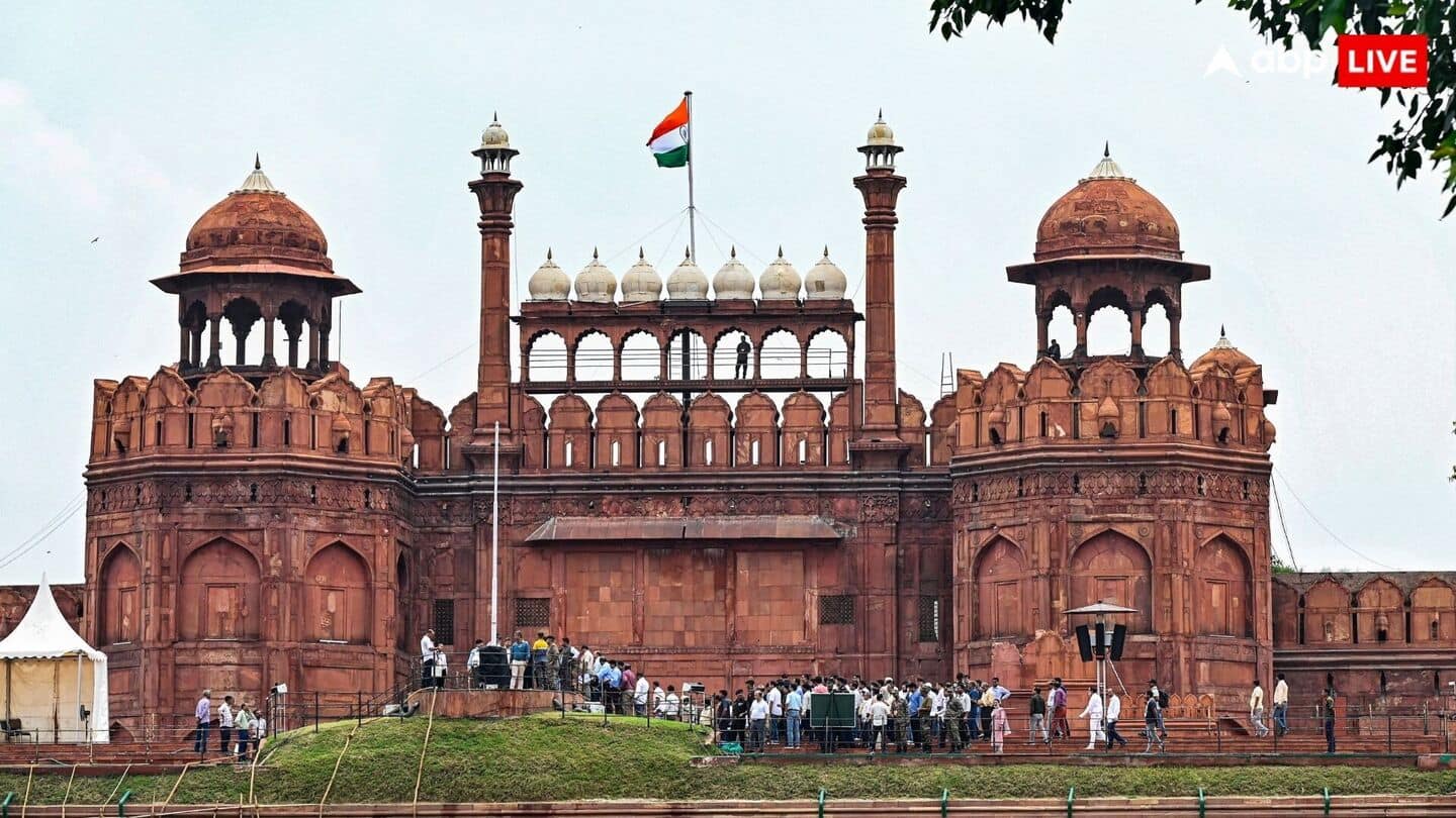 Red Fort security fails again; mock terrorist sneaks in bomb