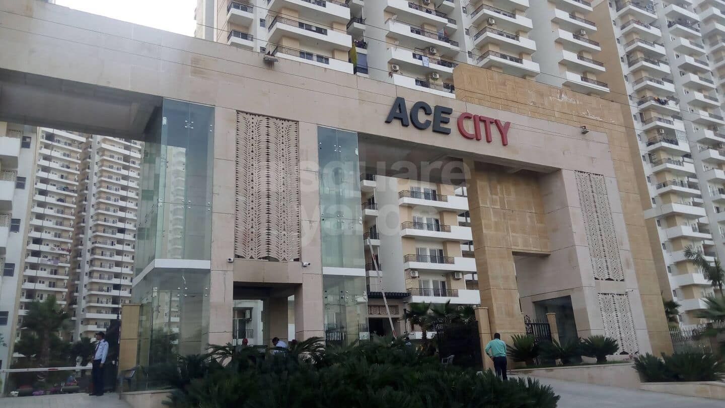 Greater Noida: Mother, son found dead; suicide note recovered
