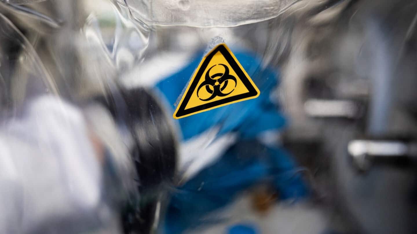 Russian lab worker dies after contact with unknown virus