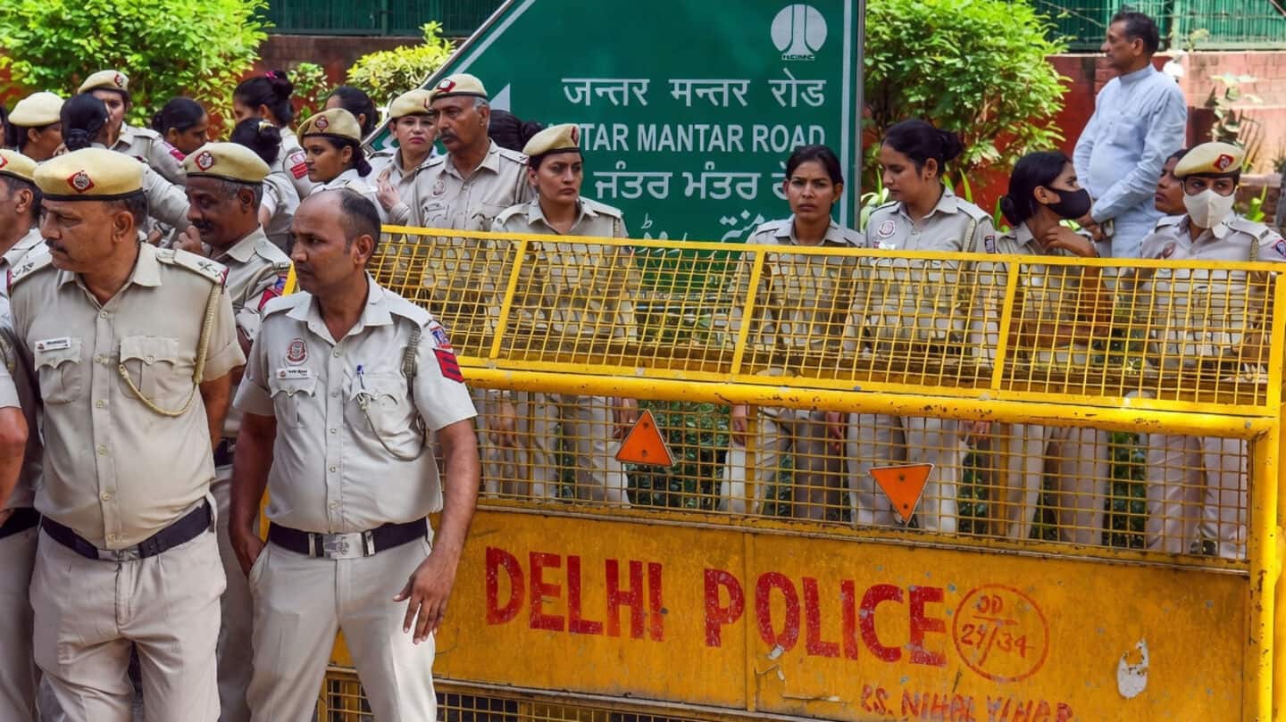 Lawyers, SFI members detained trying to march to Jantar Mantar