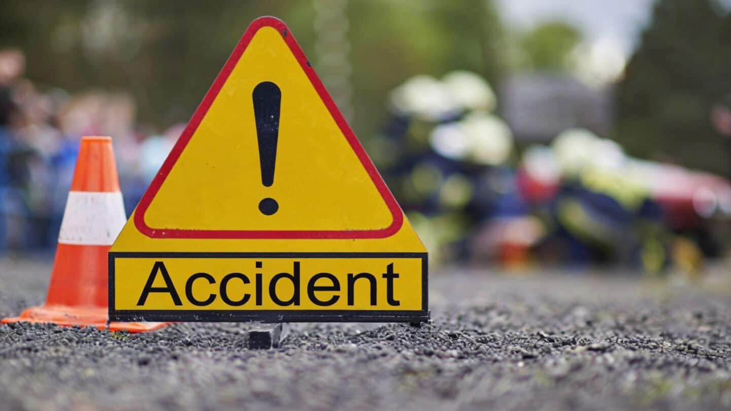 Delhi: 3 dead, 3 injured in truck-auto rickshaw crash
