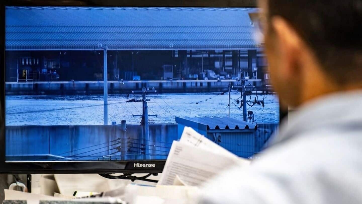 After tsunami warning, Japan on high alert for 'huge' earthquake