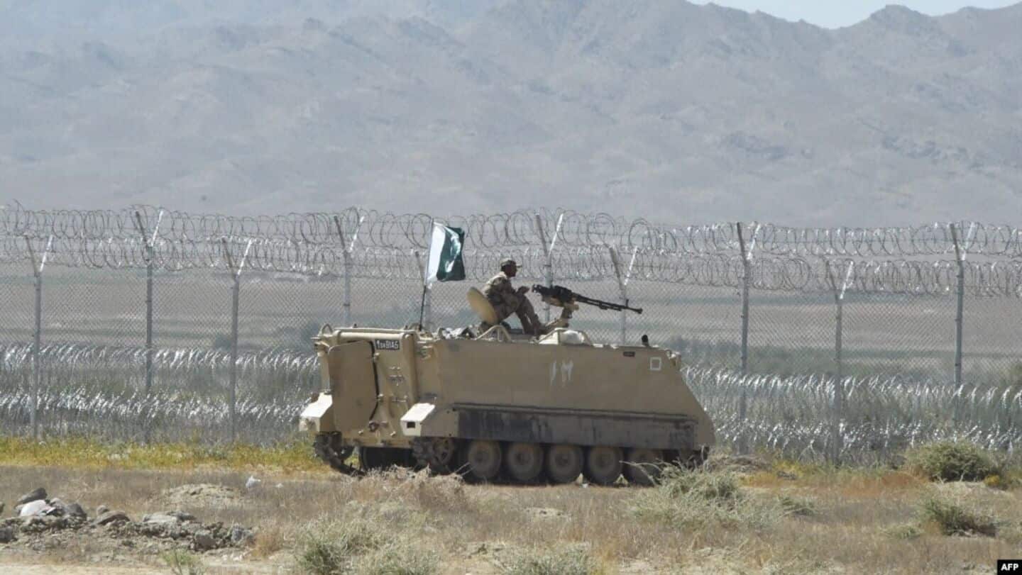 Pakistan: Suicide attack on military convoy kills 16 soldiers Pakistan: Suicide attack on military convoy kills 16 soldiers