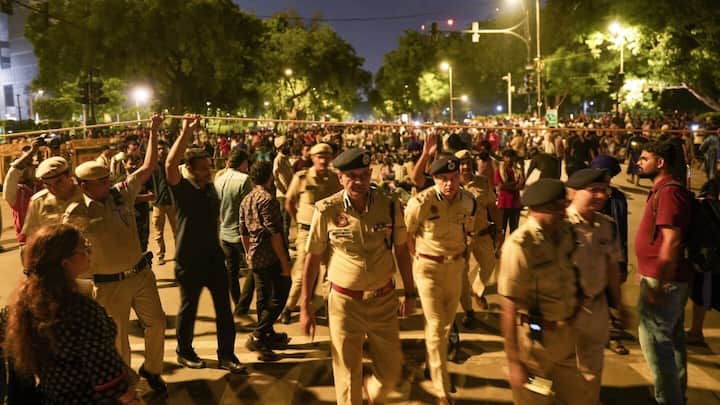 'Used graded response': Delhi Police defends actions in Parliament protest