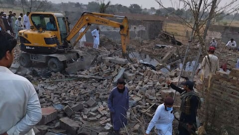 Pakistan: Suicide attack kills 14 police officers