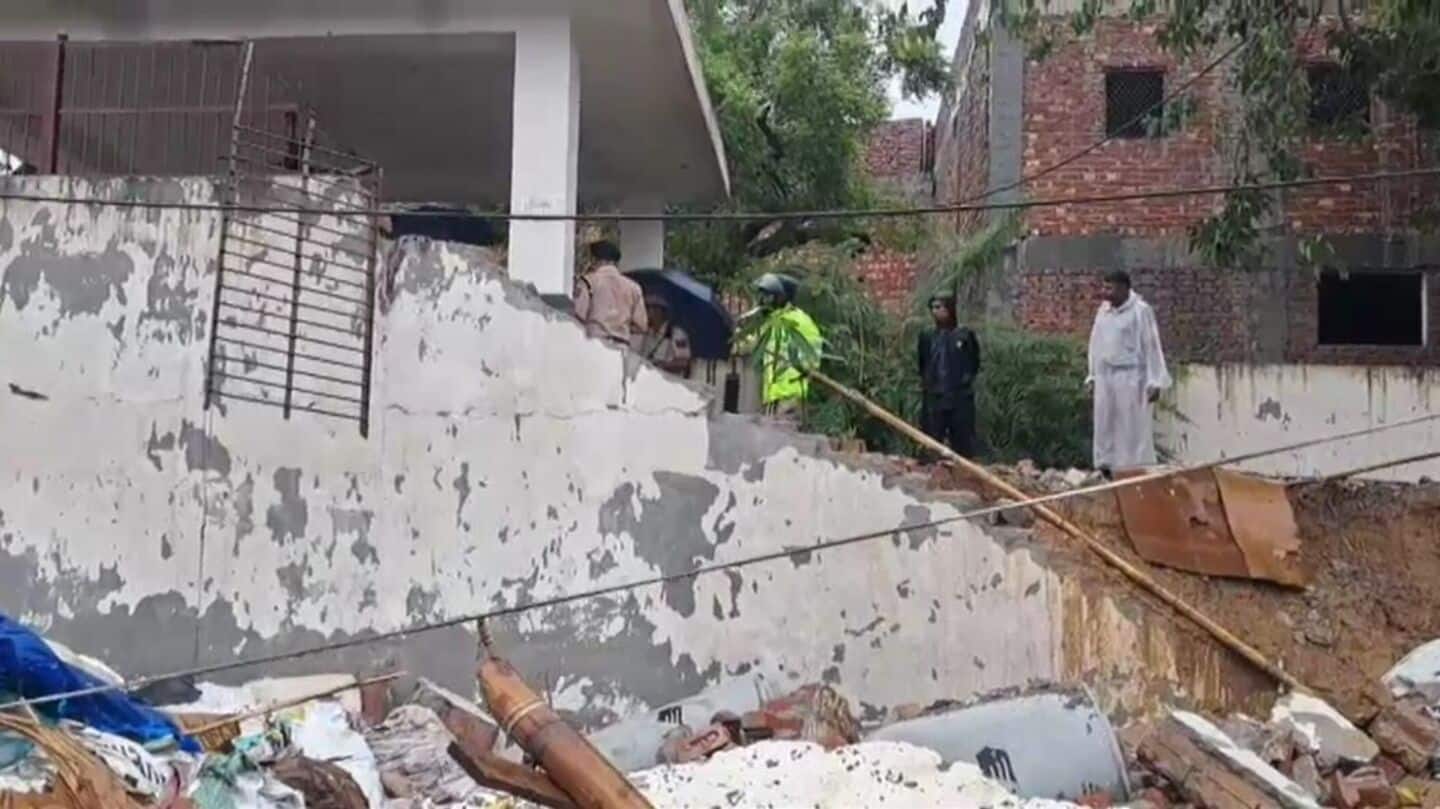 Delhi: 7, including 2 children, die in wall collapse Delhi: 7, including 2 children, die in wall collapse
