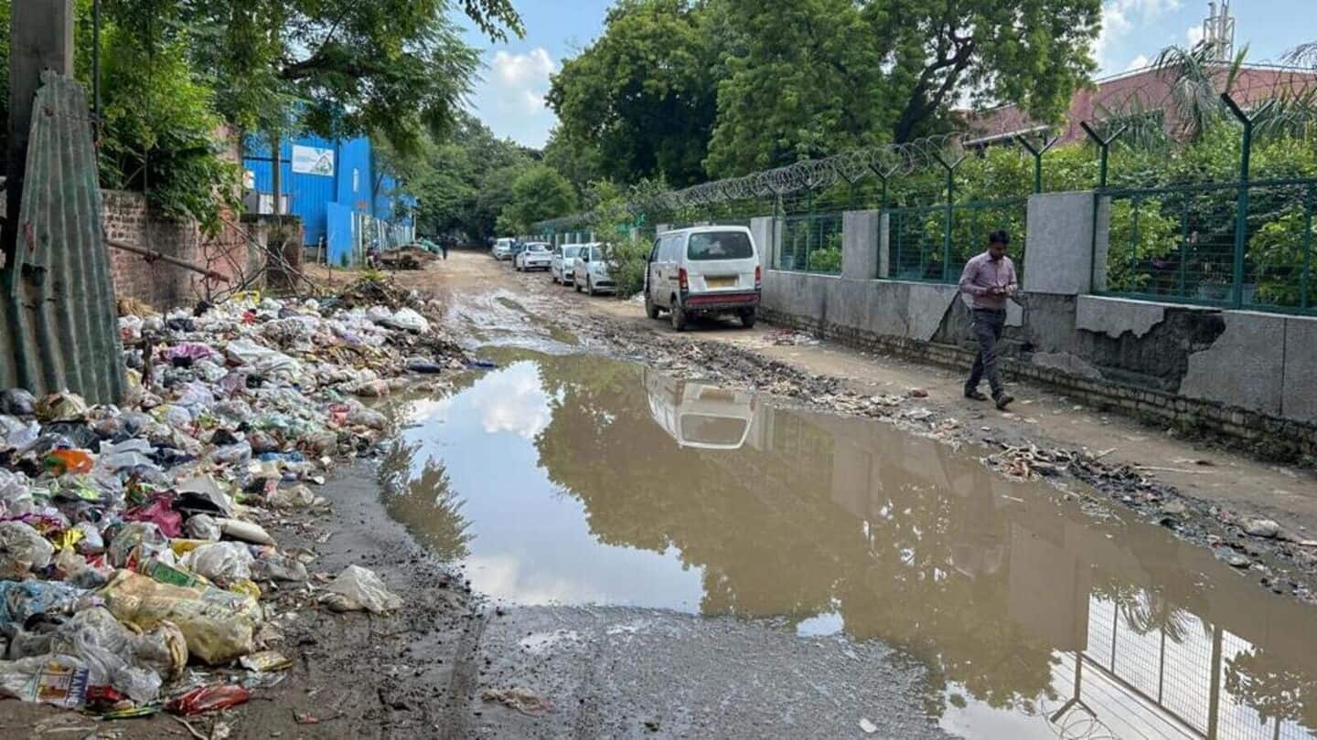 'Indians clean at home…not outside': Foreigners clean Gurugram roads, drains 'Indians clean at home…not outside': Foreigners clean Gurugram roads, drains