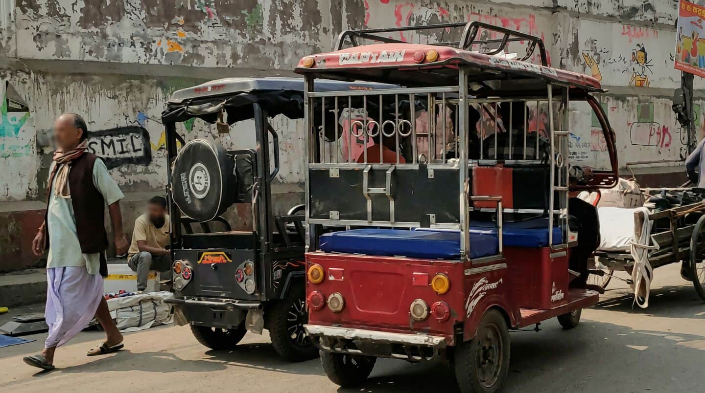 Delhi schoolgirl, 6, killed as speeding car rams e-rickshaw