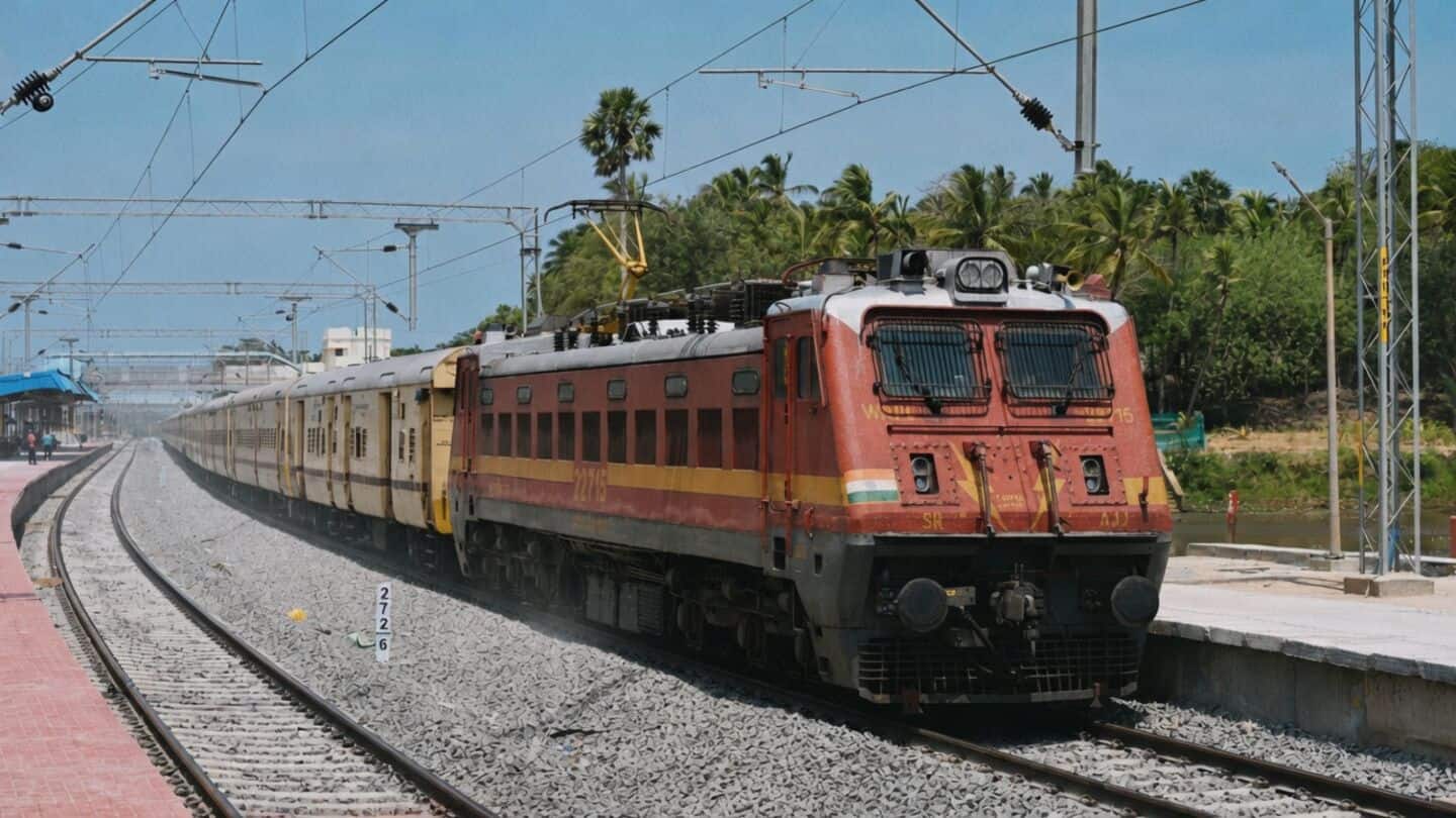 4 killed as Patalkot Express hits passengers in Jhansi division