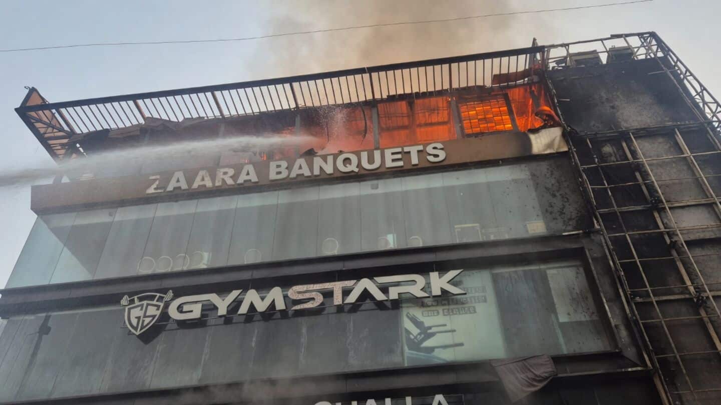Delhi: Massive fire breaks out at Kalkaji restaurant