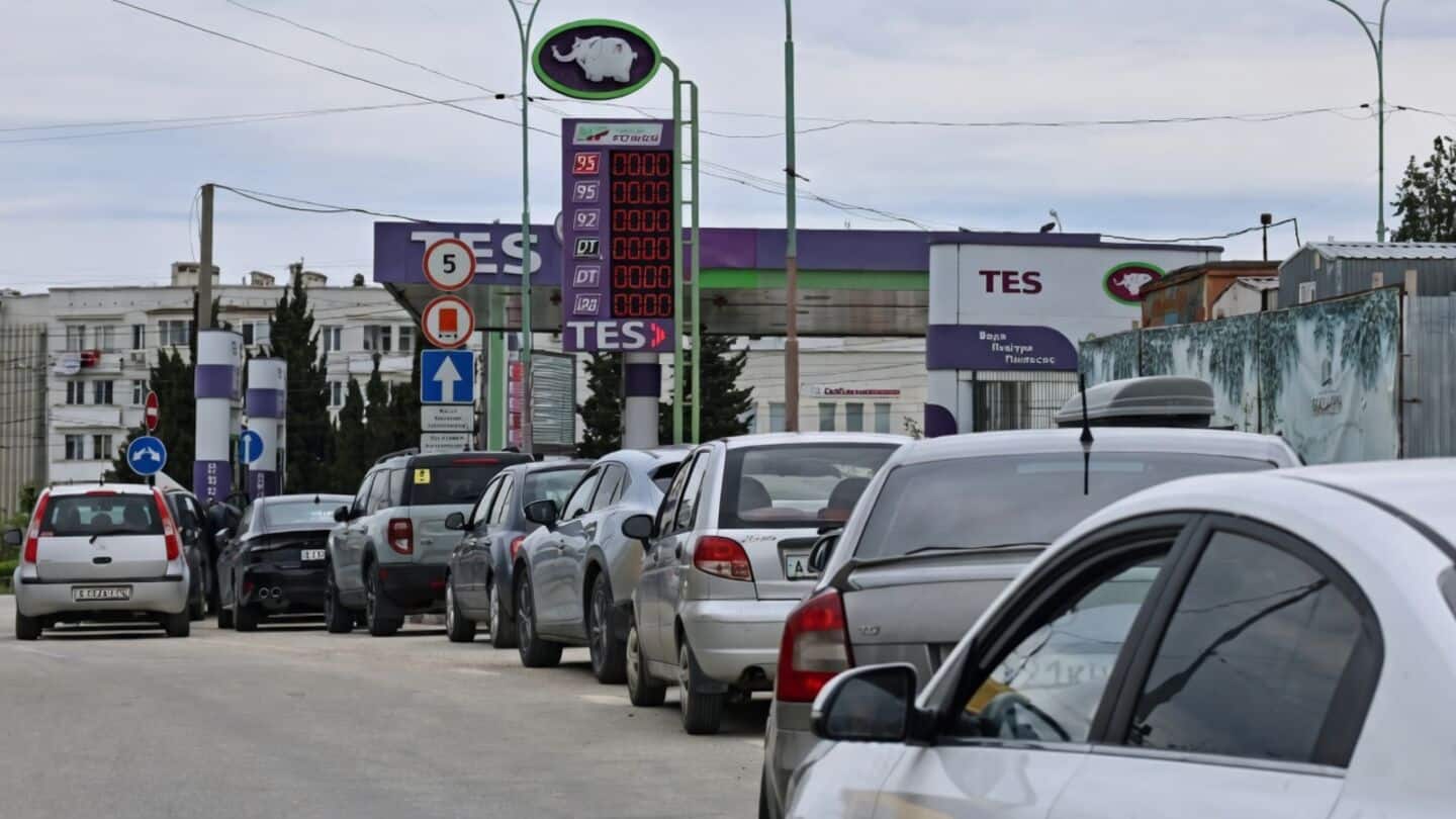 As Ukraine hits Crimea, Russian-held Sevastopol imposes energy restrictions