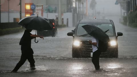 Typhoon Dujuan approaches Tokyo, evacuation orders issued for 1.6M people