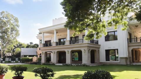 CAG flags 342% cost explosion in Kejriwal's 'Sheesh Mahal' renovation