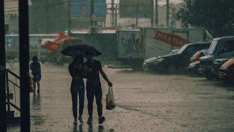 Delhi gets brief rain; heatwave, storms in store across India