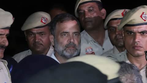 INDIA MPs march to Rashtrapati Bhavan, demand Gyanesh Kumar's resignation