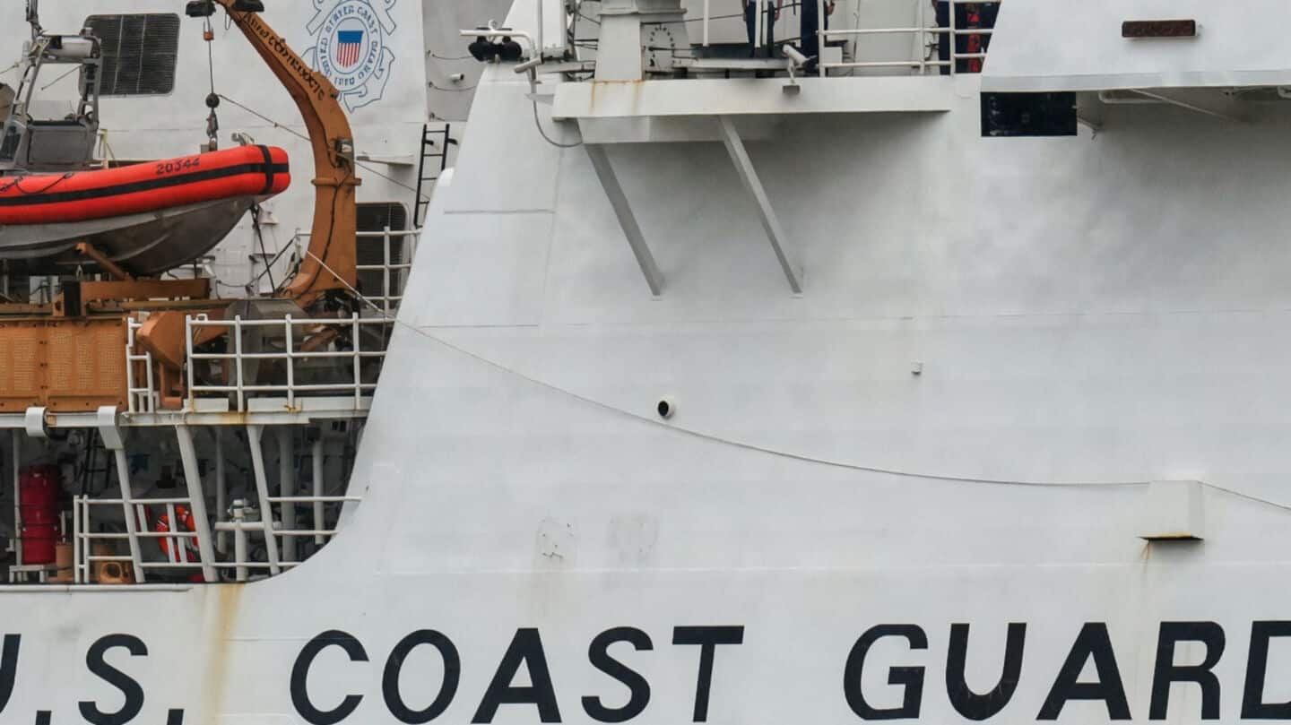 US Coast Guard finds debris of missing air ambulance