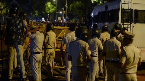 Delhi Police refute claims of firing, stone-pelting at Jantar Mantar