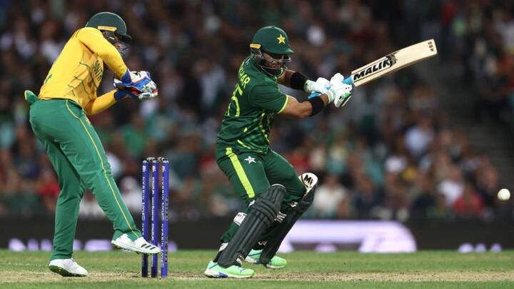 T20 WC: Pakistan score 185/9 against SA; Iftikhar, Shadab shine