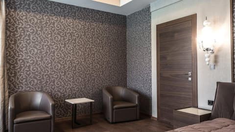 Exploring innovative wallpaper decor ideas to elevate your home 