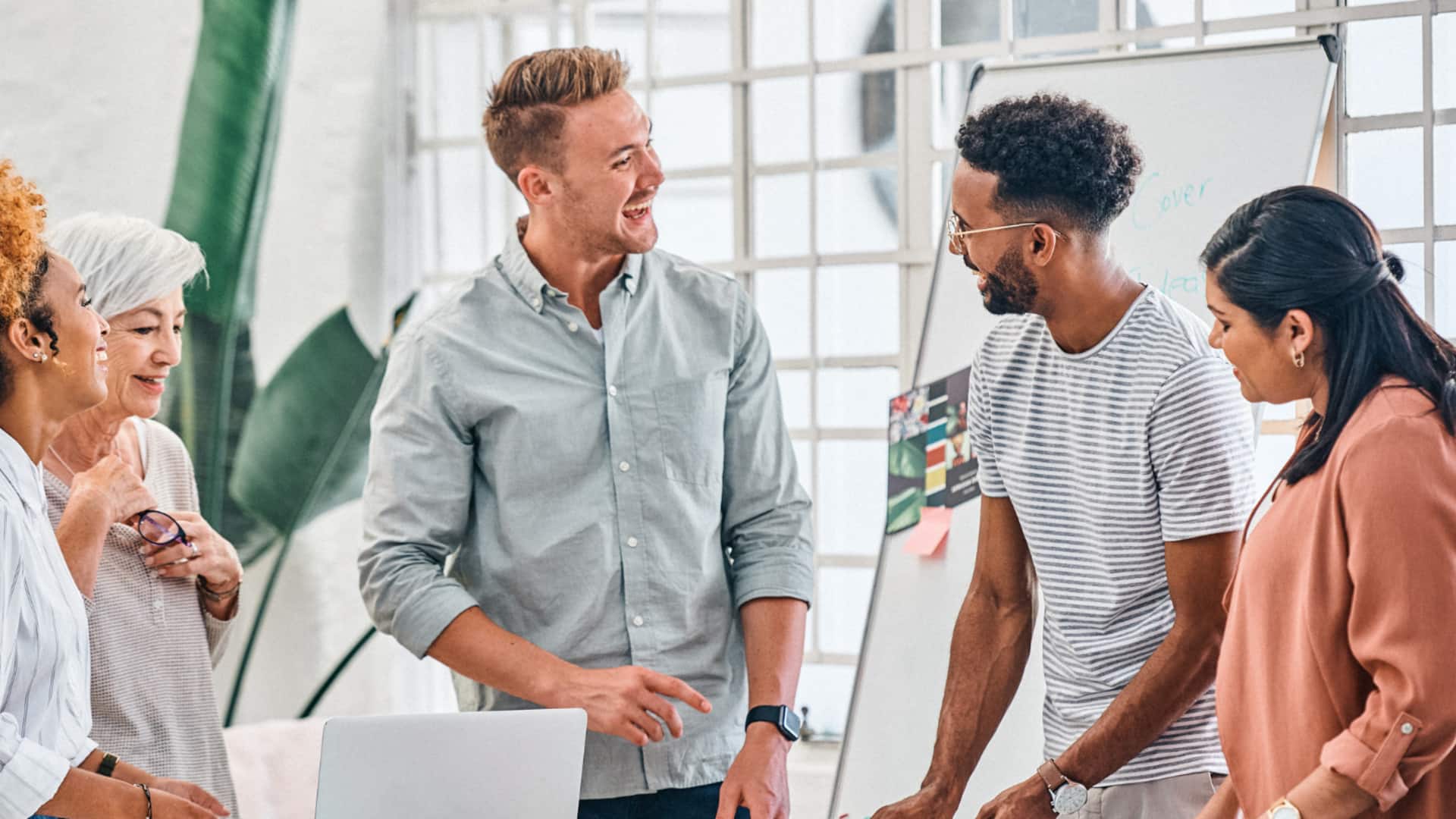 Body language hacks for group conversations