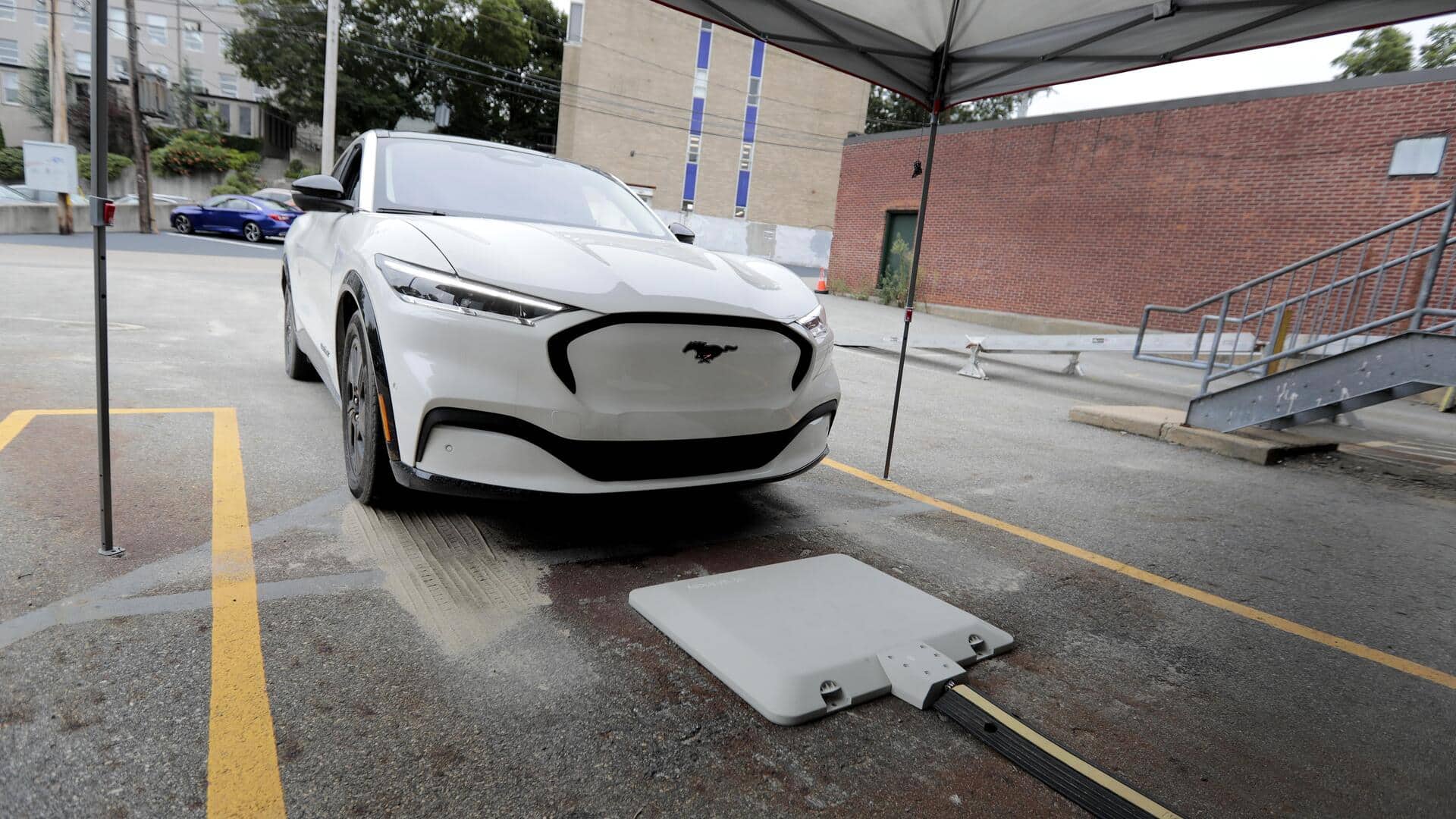 Forget cables! India just developed a wireless charger for EVs Forget cables! India just developed a wireless charger for EVs