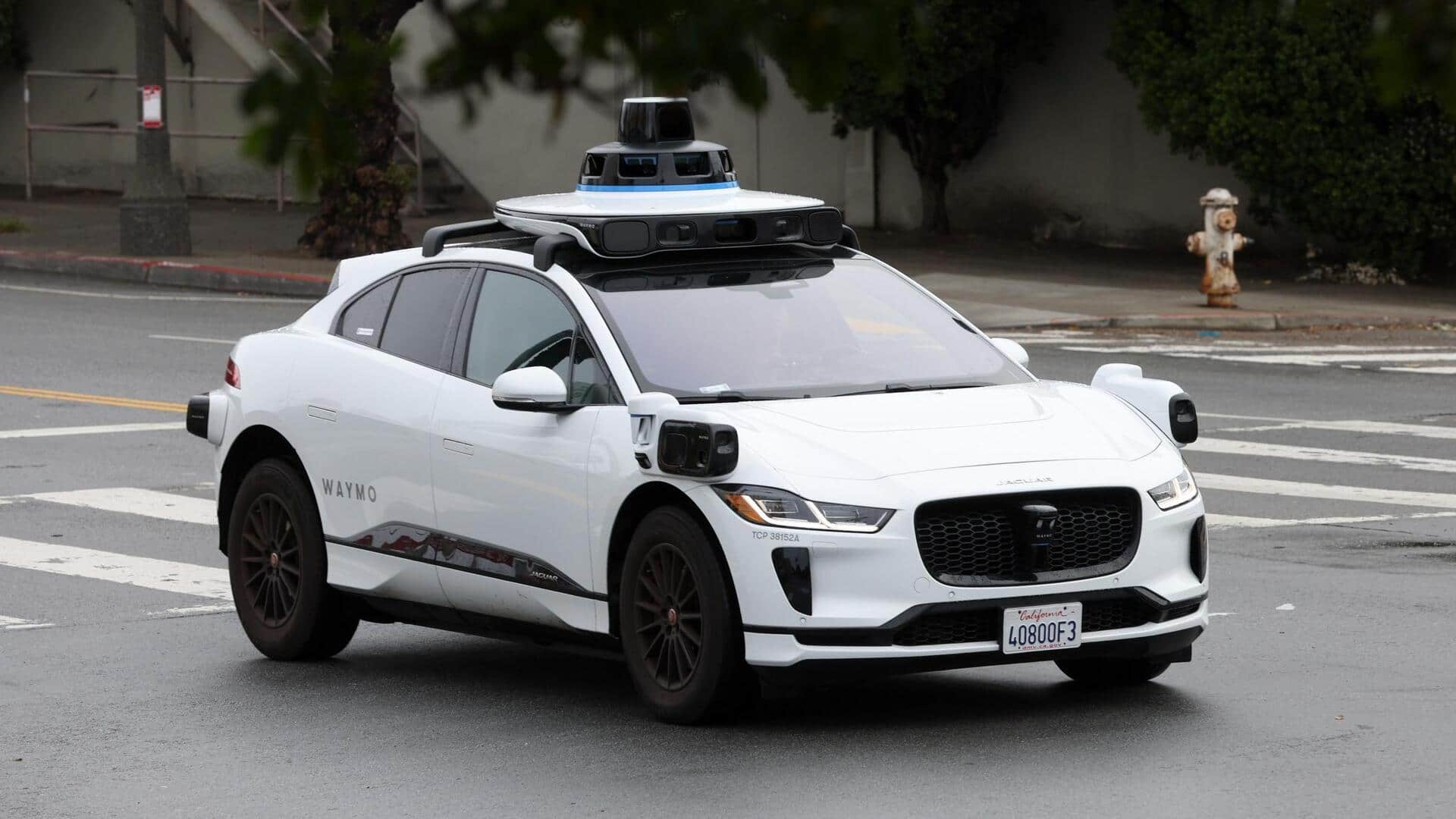 San Francisco: Waymo passenger attacked for paying a self-driving car