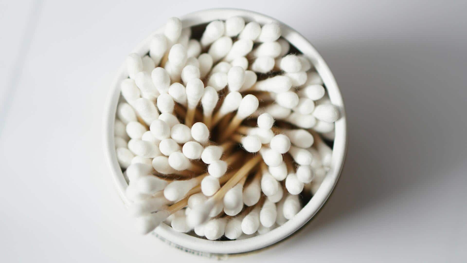 Make stunning wall art with cotton swabs