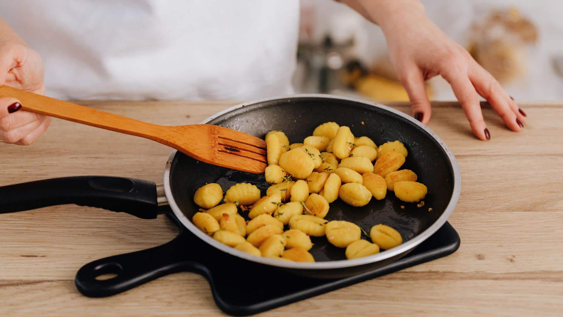Choose the right pan for healthier cooking