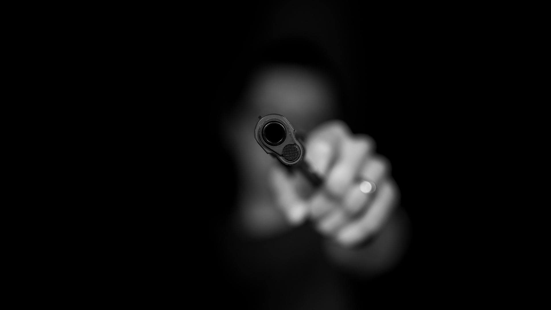 Man, disguised as advocate, shoots at woman in Delhi court 